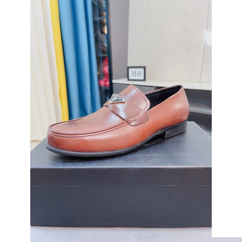 Pra*a leather shoes